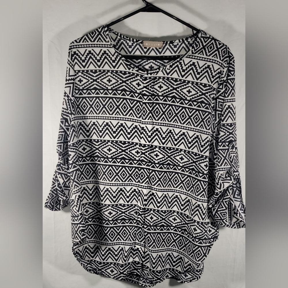 Hug size large black and white design blouse